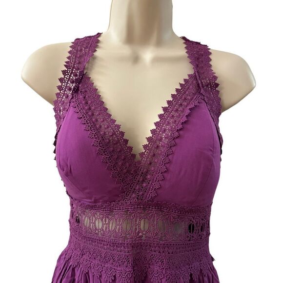 Fashion Nova ~ Lucie Lace Mini Dress ~ lace detailing ~ padded bust ~size XSmall - Picture 3 of 16